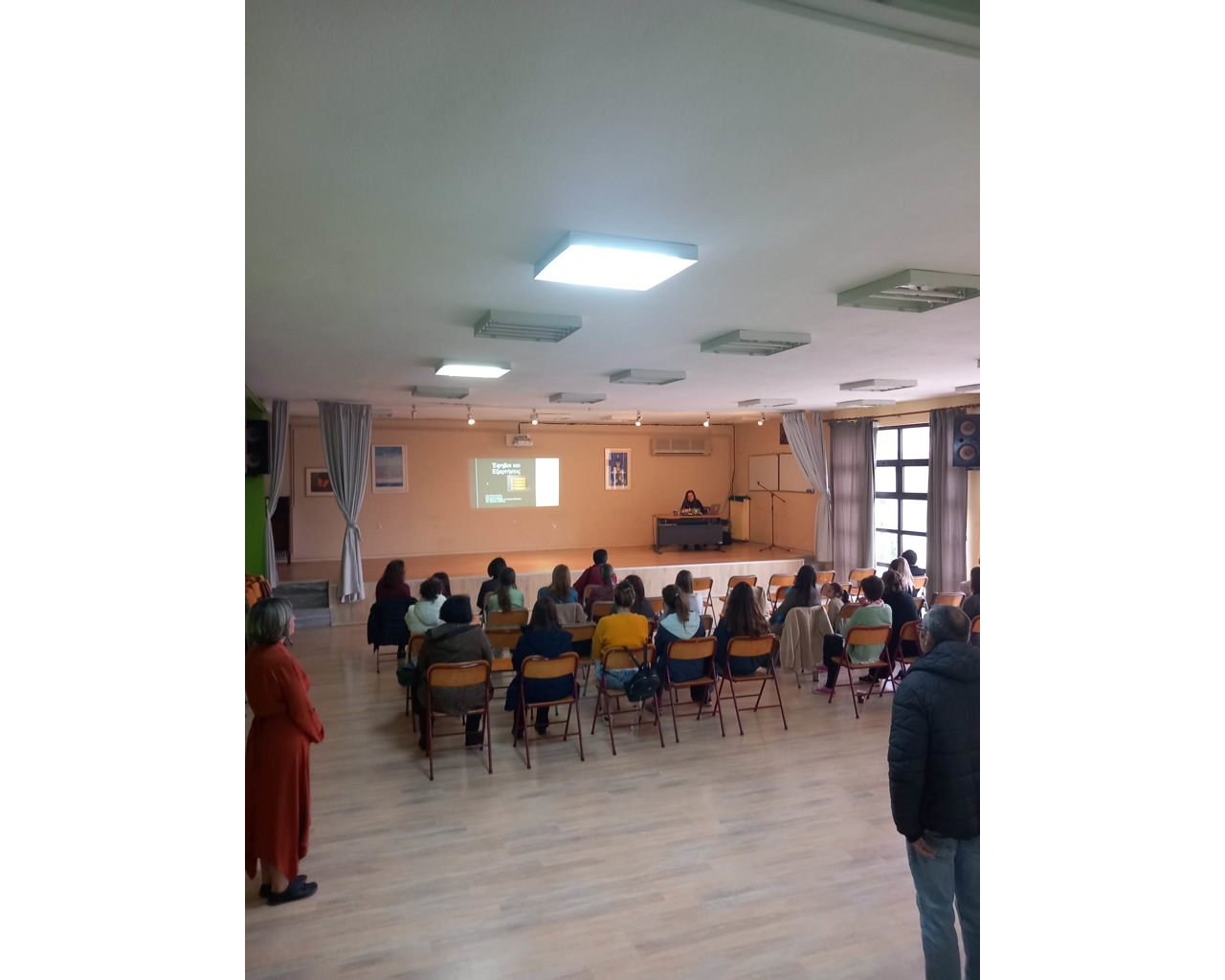 Ομιλία σε γονείς στο Γυμνάσιο της Μονεμβάσιας